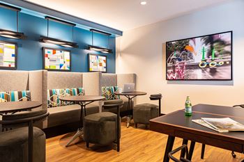 Business Center with Teleworking Stations